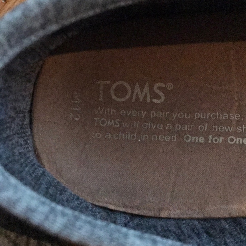 Toms - Picture 3 of 4